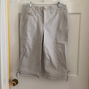 Lightly used gloria Vanderbilt craft Capri pants